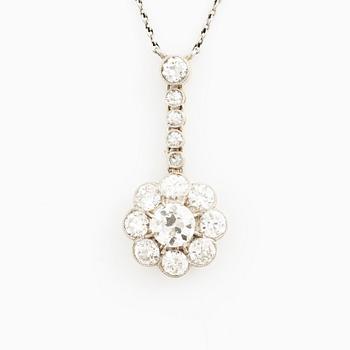 Necklace with old brilliant-cut diamonds.