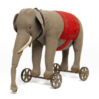 Steiff, Elephant on wheels, 1910s.