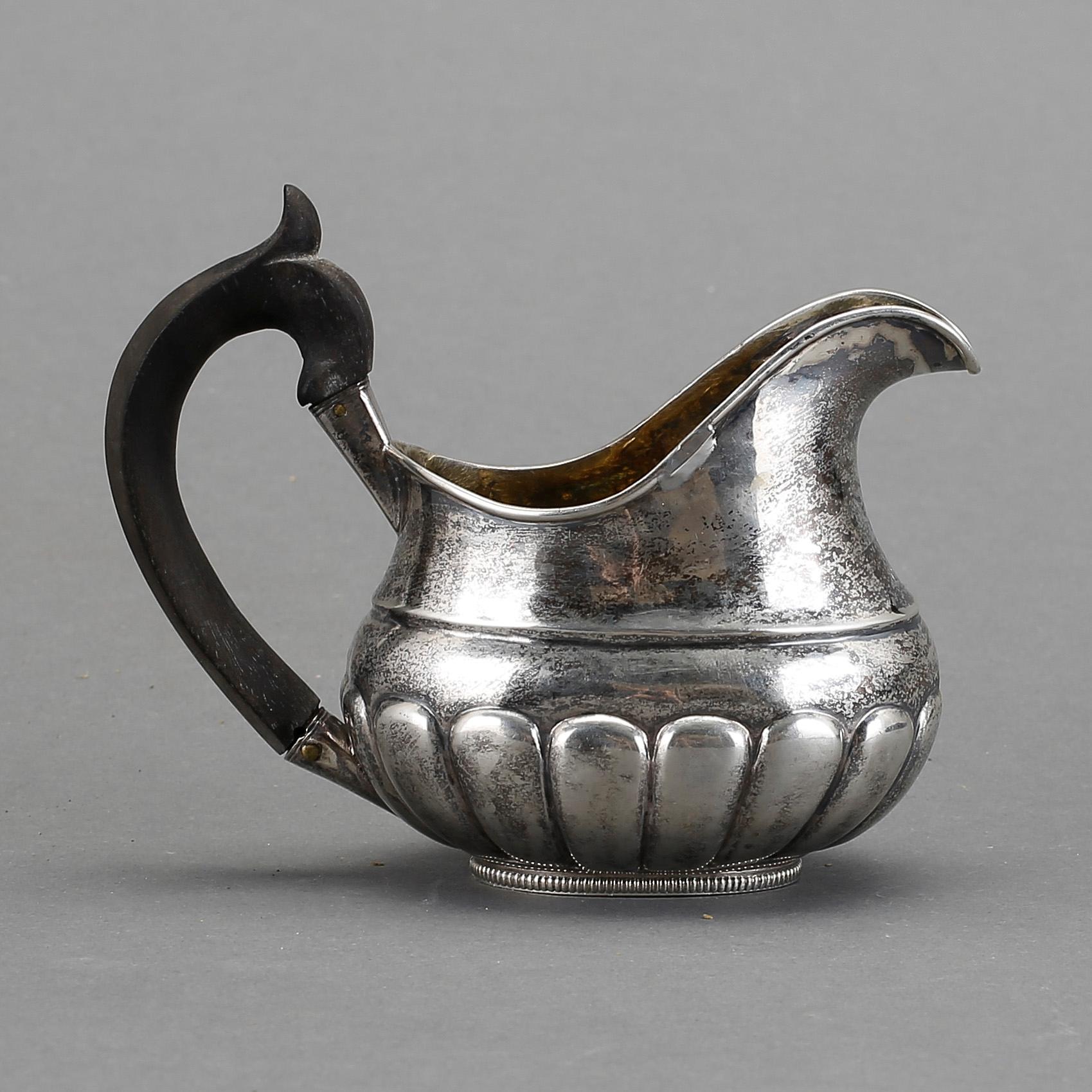 GRÄDDKANNA, silver, St Petersburg, senempire, 1800-talets första hälft/mitt. vikt 114 gram.