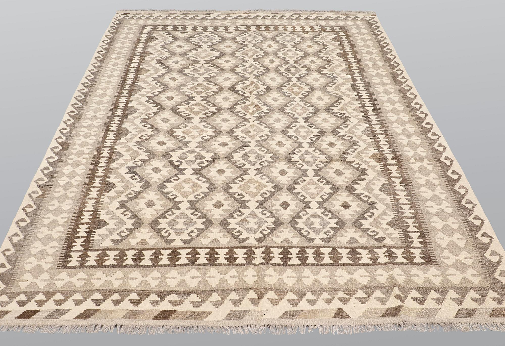 A carpet, Kilim, ca 305 x 198 cm.