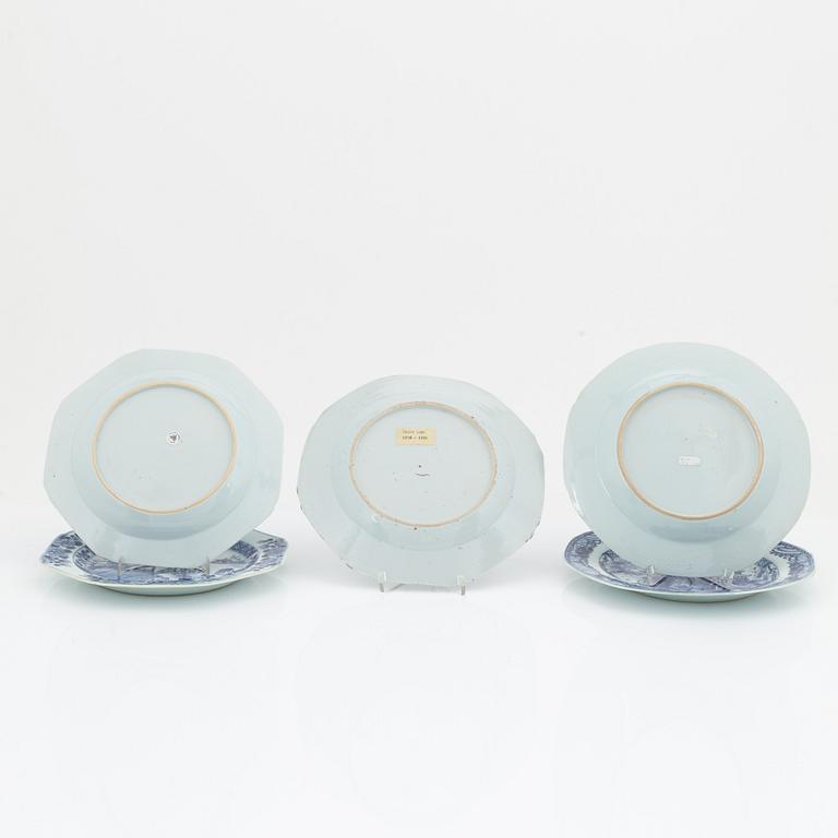 A set of five odd blue and white dishes, Qing dynasty, 18th Century.