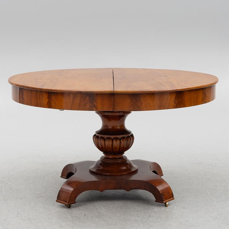 Dining table, Empire, 19th century.