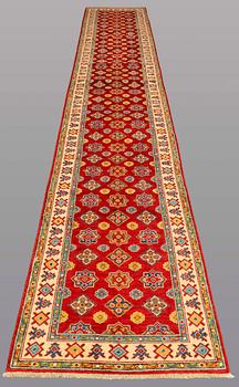 GALLERIMATTA, Kazak design 525 x 80 cm.