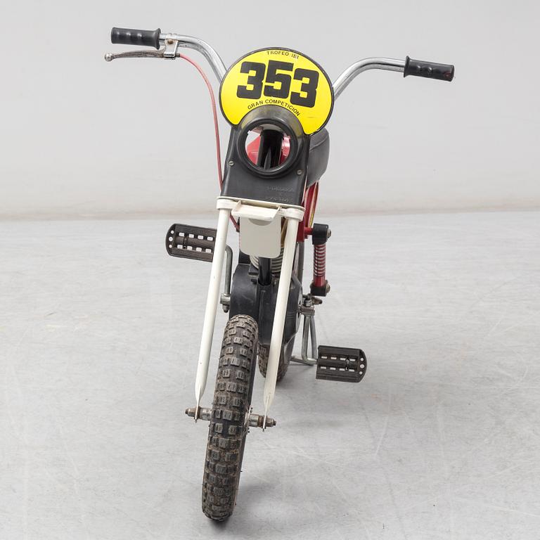 A plastic toy motorcycle from Coloma, Spain, 1980's.