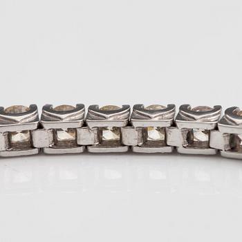 ARMBAND, 18K vitguld, briljantslipade diamanter ca 11.34 ct tot.