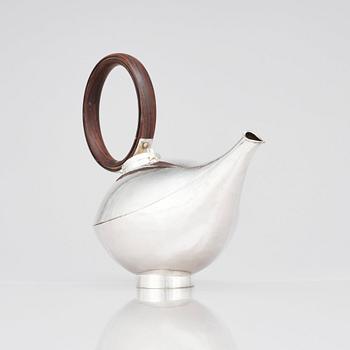 Lars Håkansson, a sterling coffeepot, Lund, 1982, sterling silver.