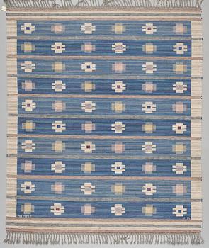 RUG. "Blåklint". Rölakan (flat weave). 254,5 x 221 cm. Signed AB MMF MR (AB Märta Måås-Fjetterström, Marianne Richter).