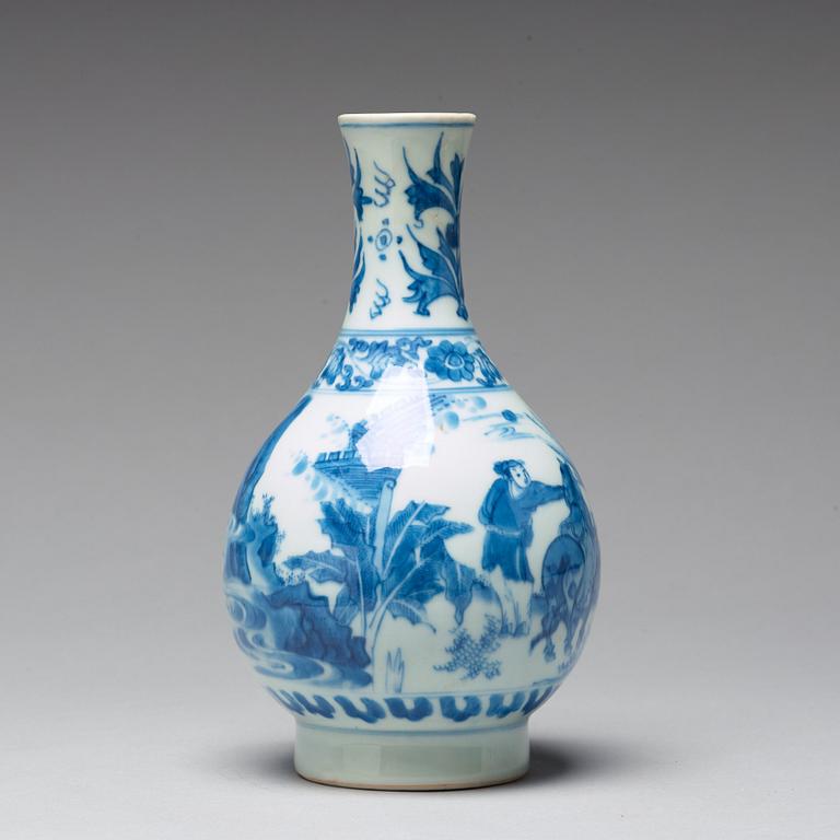 A blue and white pear shaped Transitional vase, 17th Century.