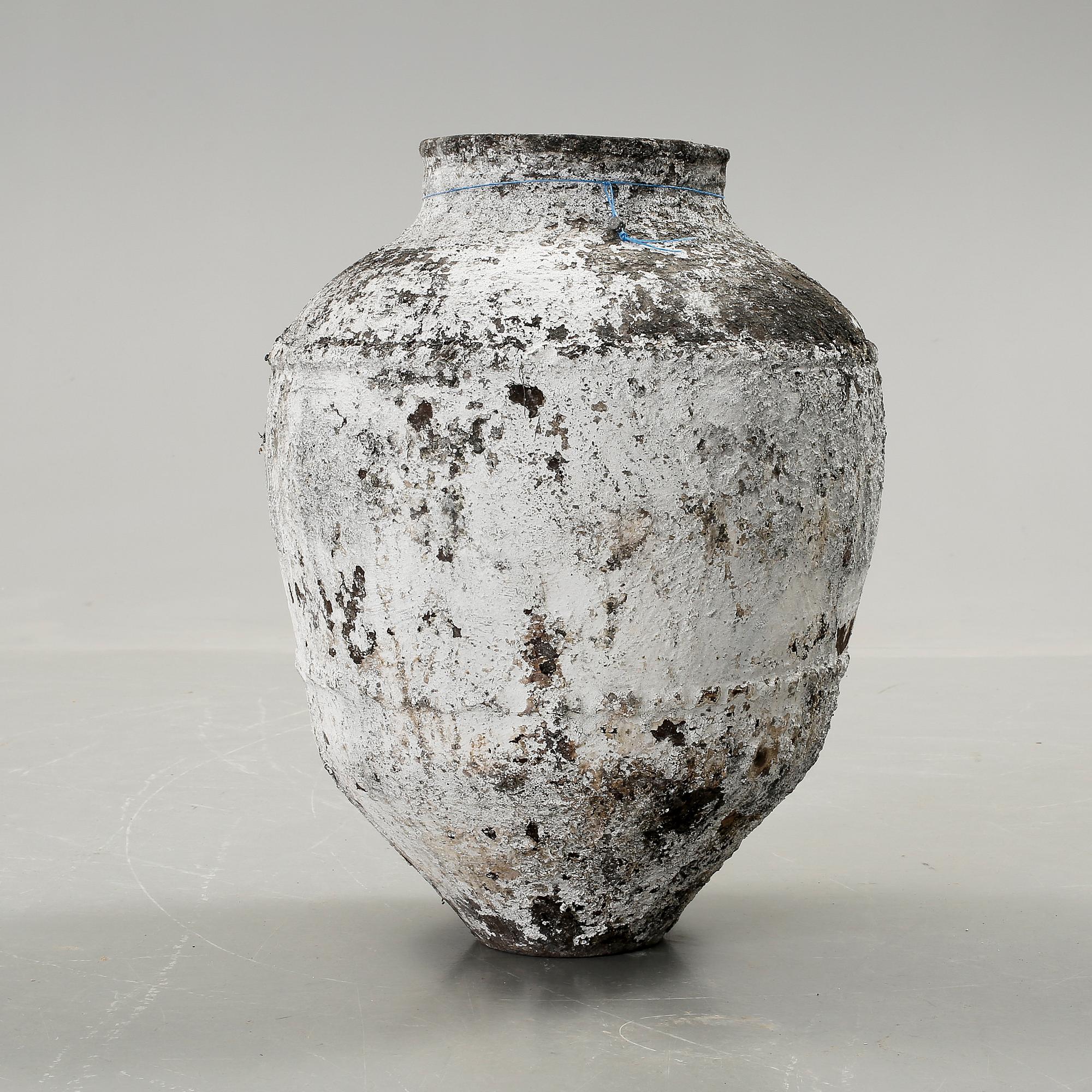 OLIVKRUS, lergods, Europa, tidigt 1900-tal.