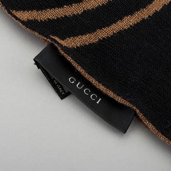 GUCCI, two scarfes.