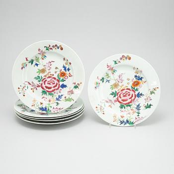 A set of six famille rose dinner plates, Qing dynasty, Qianlong (1736-95).