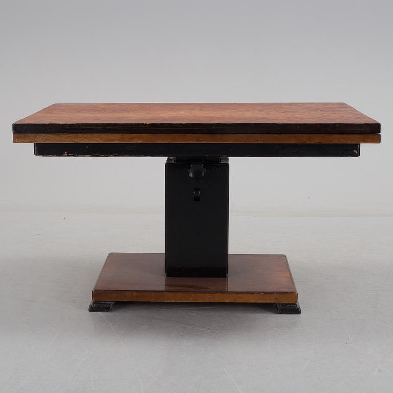 A 1930s coffee table by "Idealbordet" from Umeå.