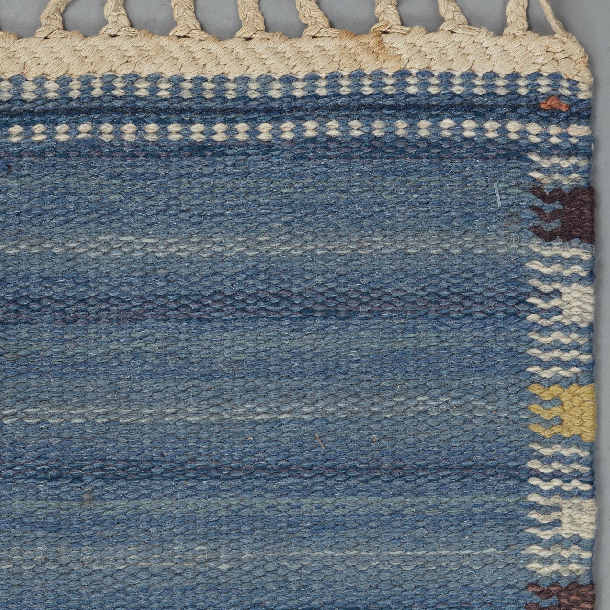 Barbro Nilsson, matta, "Falurutan mellanblå", rölakan, ca 257,5-260 x  167-169 cm, signerad AB MMF BN.