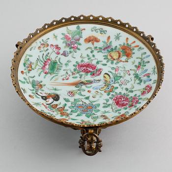 SKÅL PÅ FOT, porslin, Kina, 1800-/1900-tal.