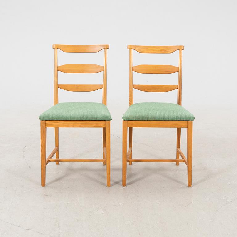 Carl Malmsten, a pair of pine chairs from the latter part of the 20th century.
