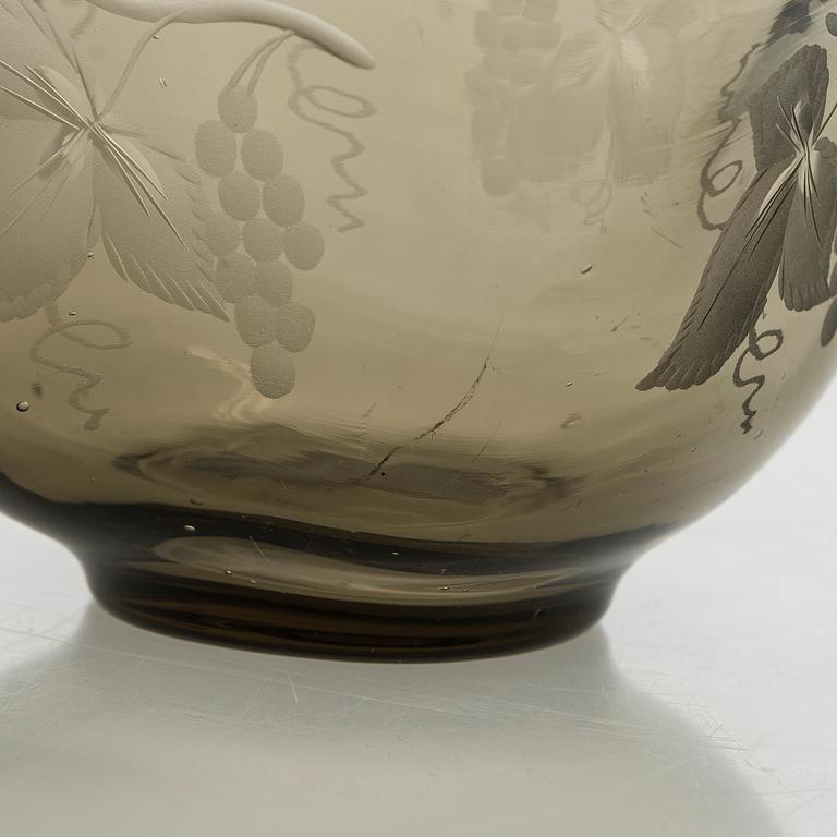 Gunnel Nyman, skål, modell 38/1081 Riihimäki Glassbruk Ab. Osignerad. Formgiven 1938.