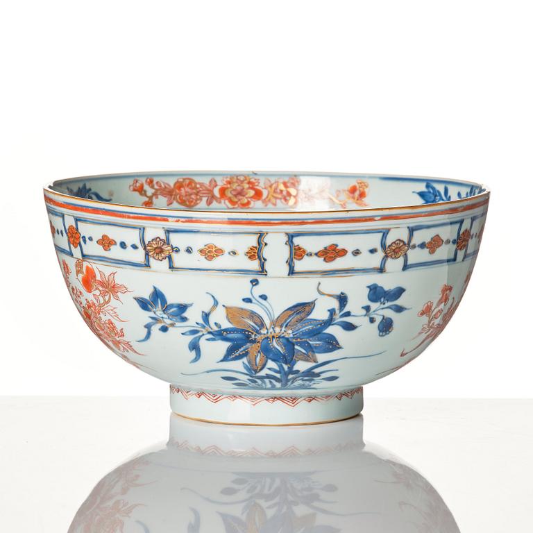 An imari bowl, Qing dynasty, Kangxi (1662-1722.