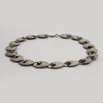 ARVO SAARELA, Enköping, 1953, collier.