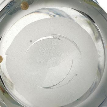 Ulrica Hydman-Vallien, a glass vase, Kosta Boda, Sweden 1988.