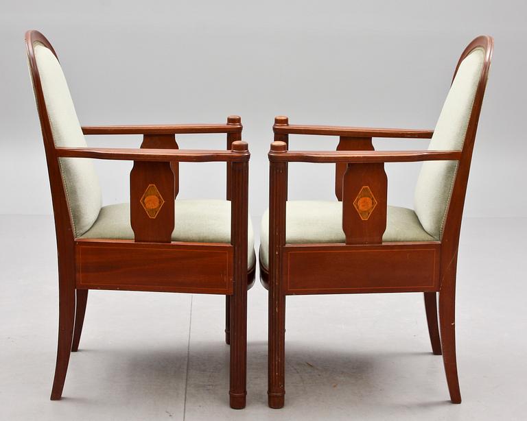 FÅTÖLJ och KARMSTOLAR, ett par, Nordiska Kompaniet. 1909.