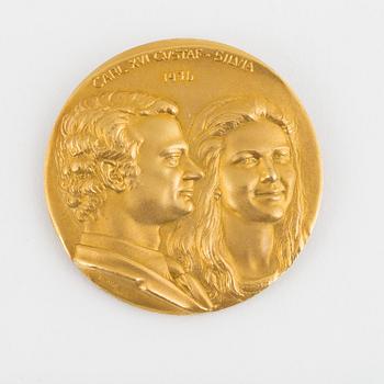 MINNESMEDALJ Carl XVI Gustaf och Silvia 1976, 18K Guld.