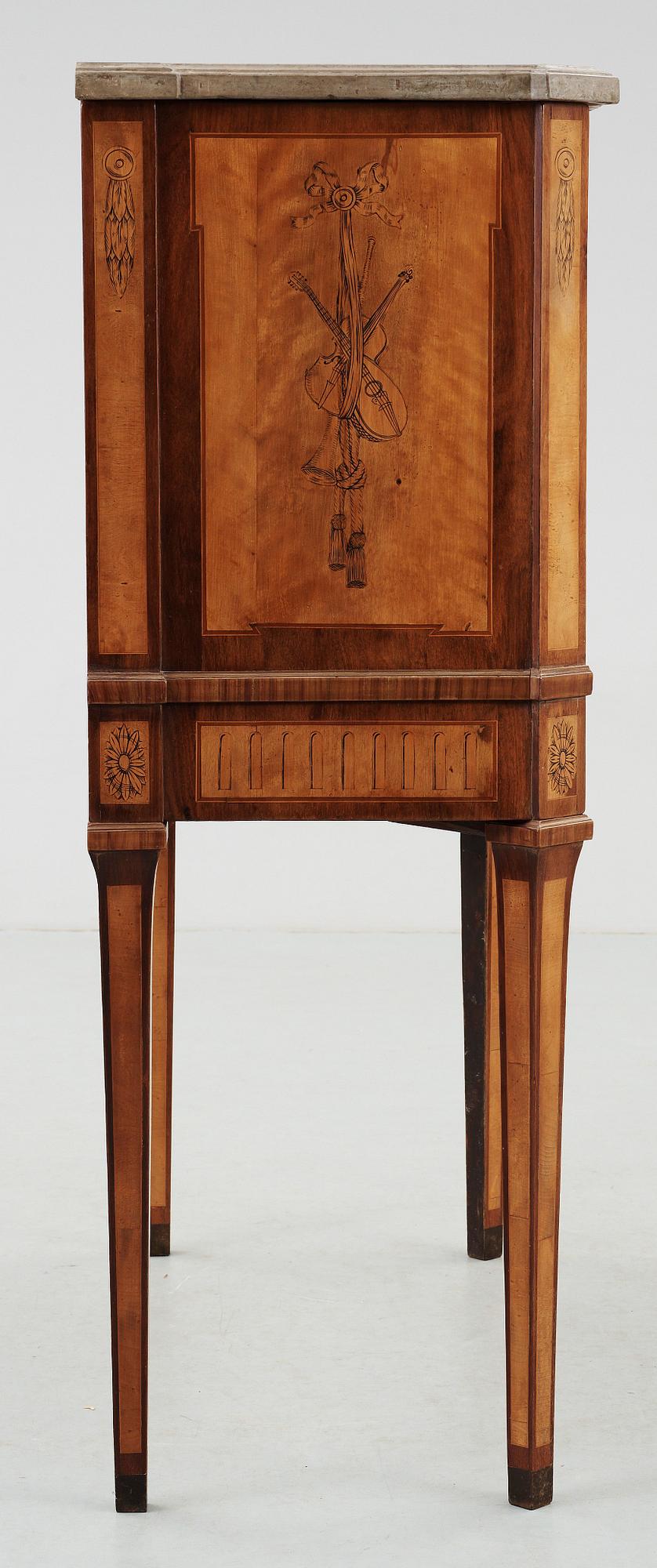 SEKRETÄR, gustaviansk stil ca år 1900.