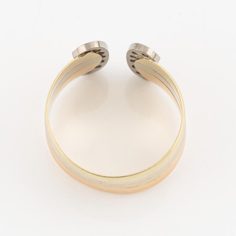 Ring, 18K gold with diamonds.