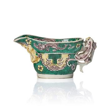 Bägare, biskviporslin. Qingdynastin, Kangxi (1662-1722).