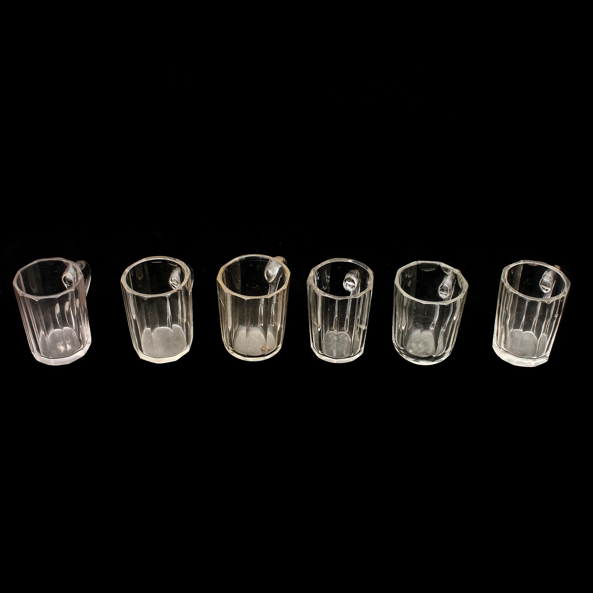 PUNCHMUGGAR/GLÖGGMUGGAR, 26 st, glas, 1800/1900-tal.