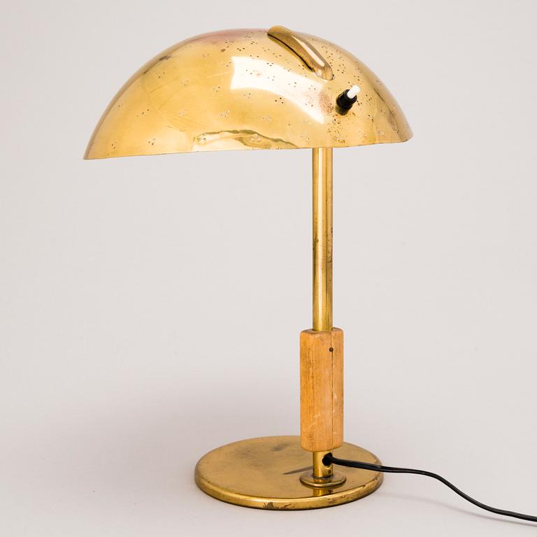 PAAVO TYNELL, BORDSLAMPA, modell 9216, Taito 1900-talets mitt.