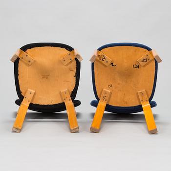 Alvar Aalto, Two mid-20th century '62' chairs for O.Y. Huonekalu- ja Rakennustyötehdas A.B.