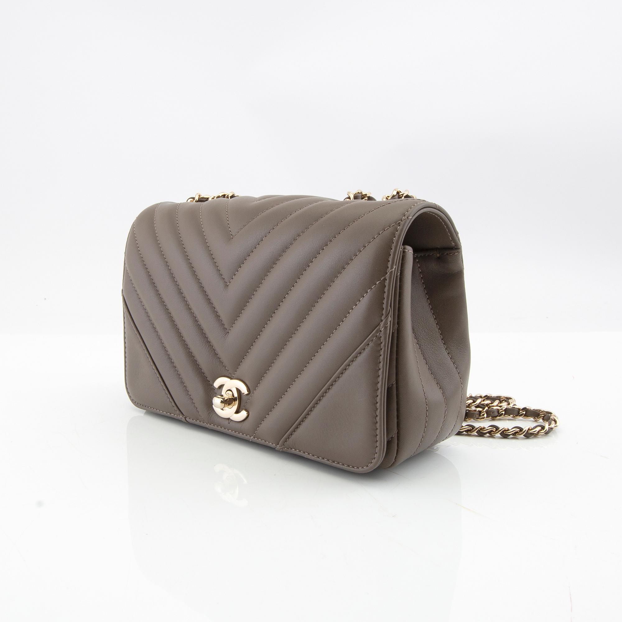 Chanel Statement Flap Bag Chevron Lambskin Taupe Medium Bukowskis