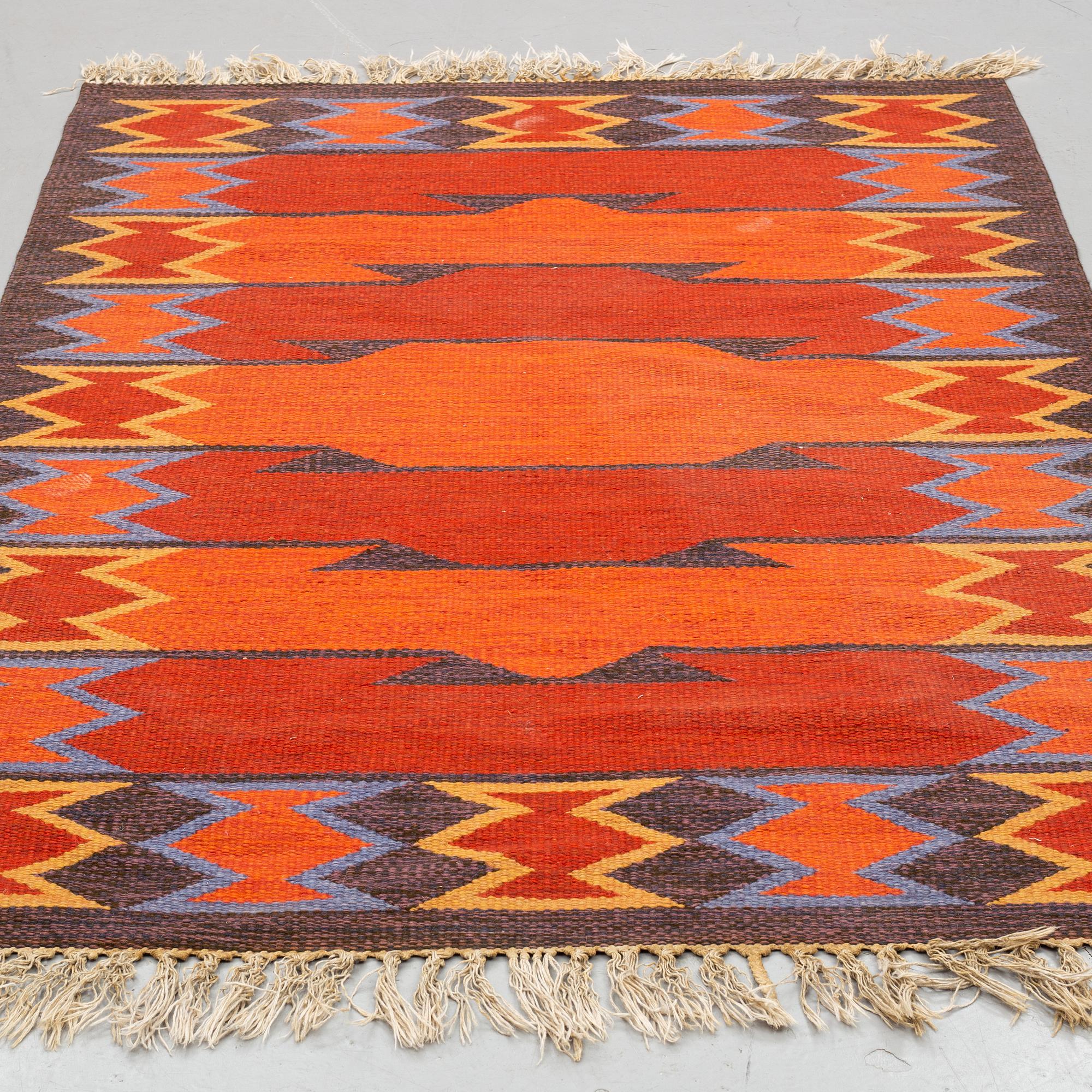MATTO, flat weave, ca 199 x 137 cm, a signature, Sweden around the 1950's-60's.
