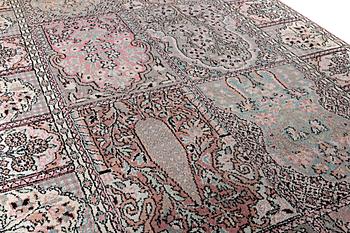 A Kashmir runner carpet, silk, c. 364 x 97 cm.