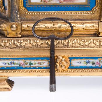 BORDSUR, PH. Mourey, omkring 1900.