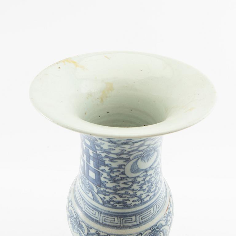 Vases 2 pcs China 20th century porcelain.