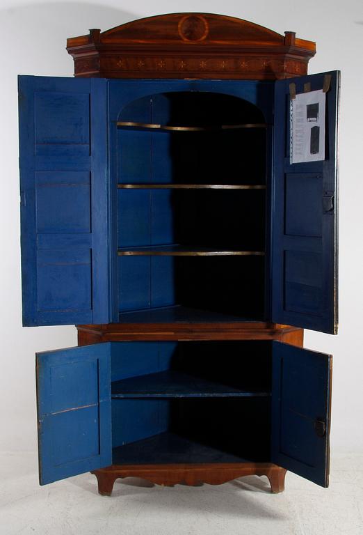 HÖRNSKÅP, England, 1800-talets början.