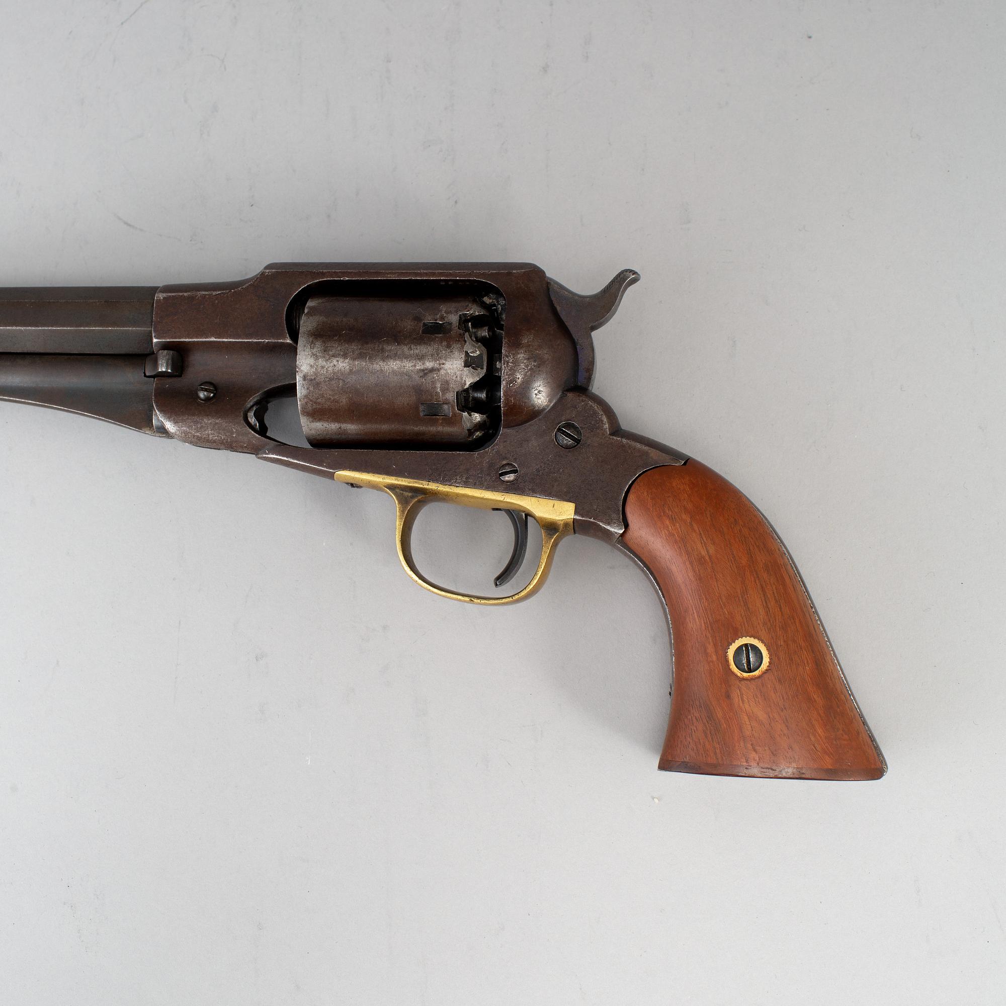 A Remington New Model Army percussion revolver with serial no 32195.