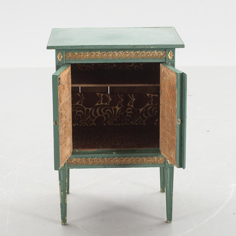 POTTSKÅP, gustaviansk stil, 1800-tal.
