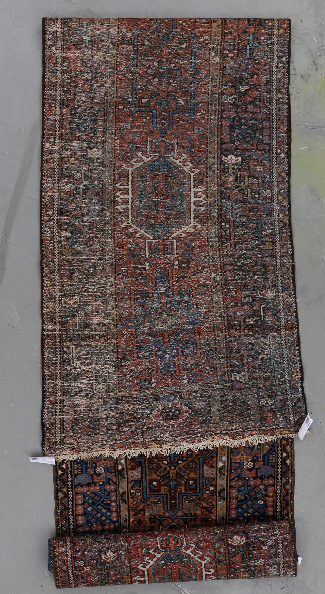 MATTA, galleri, Hamadan. Ca 440 x 96 cm.