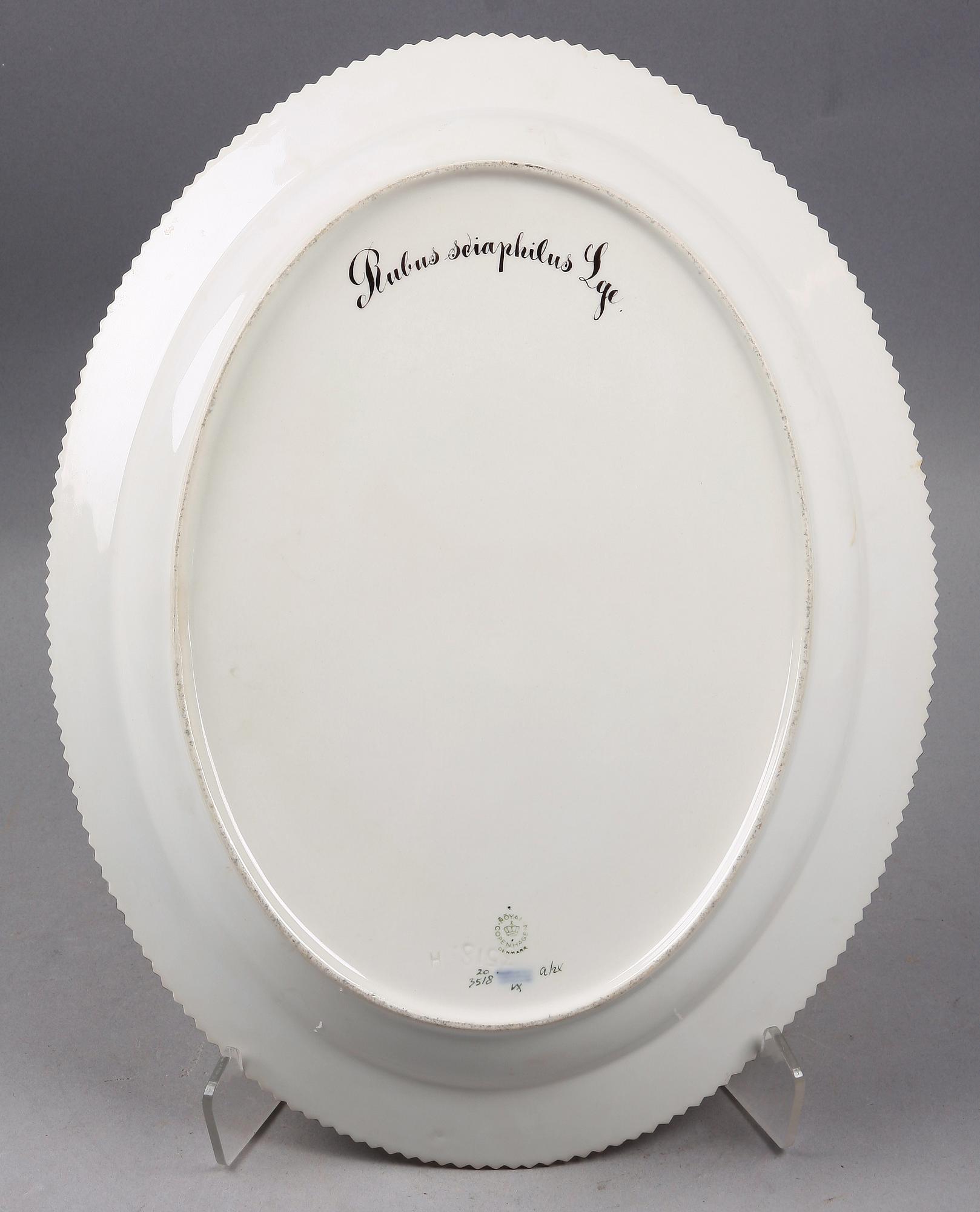 FAT, porslin, "Flora Danica", Royal Copenhagen.