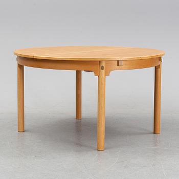 Børge Mogensen, a round 'Öresund' oak dining table.