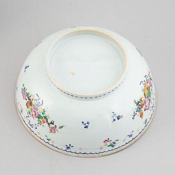 A pair of famille rose punch bowls, Qing dynasty, Qianlong (1736-95).
