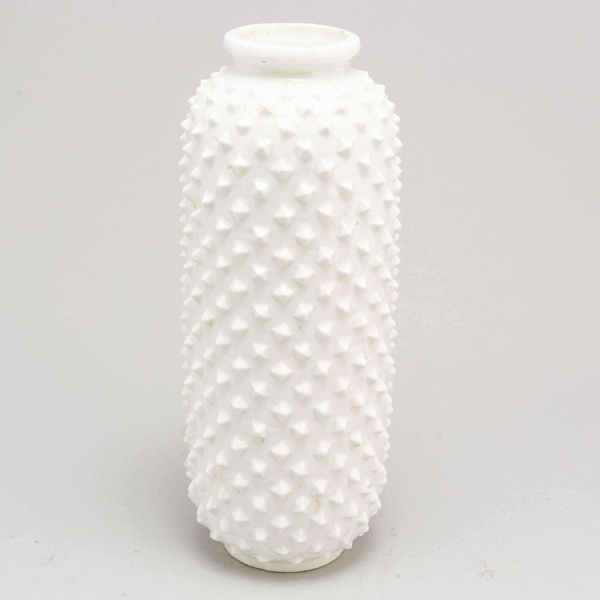 GUNNAR NYLYND, a whiteglazed stoneware vase, from Rörstrand.