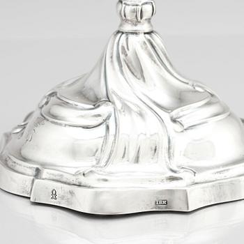 Johann Balthasar Heckenauer, ljusstakar, ett par, silver, Augsburg (1775-1777). Rokoko.