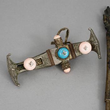 PARTI ORIENTALISKA FÖREMÅL, 6 st, 1900-tal.