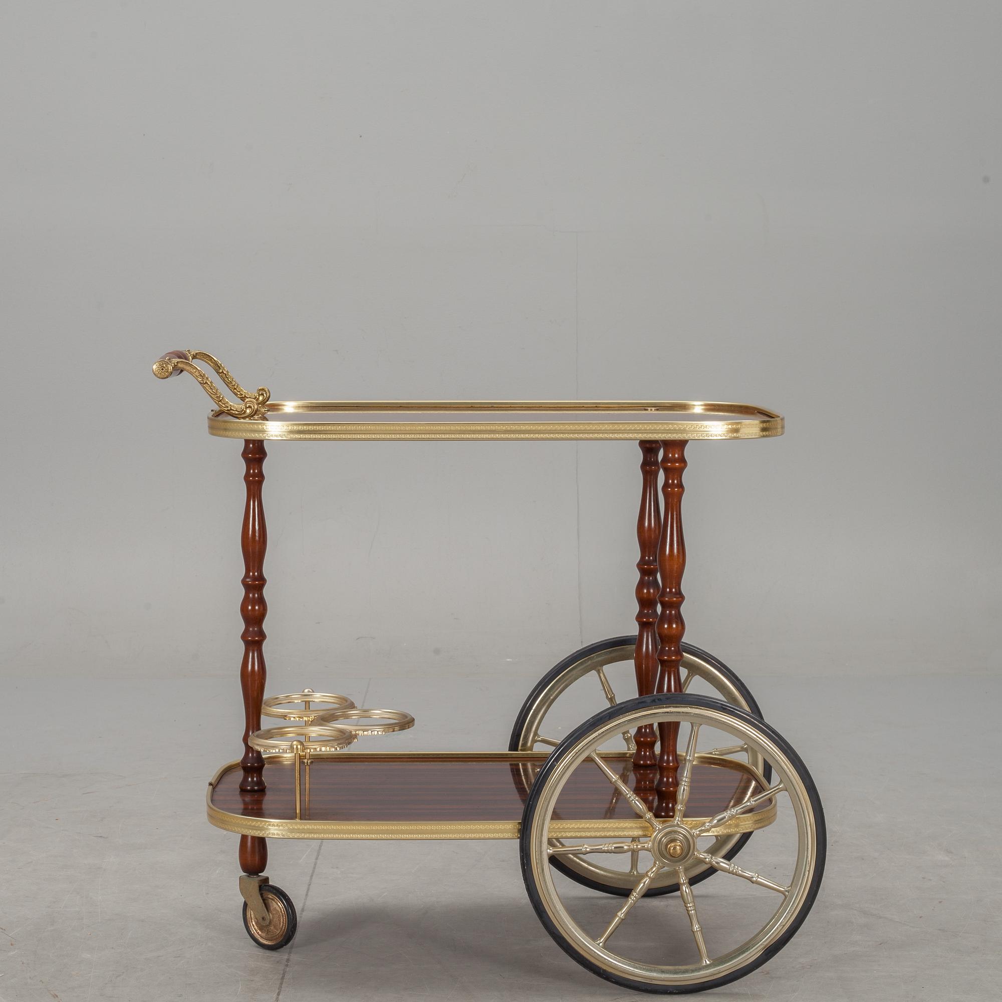 SERVERINGSVAGN, 1900-talets andra hälft.
