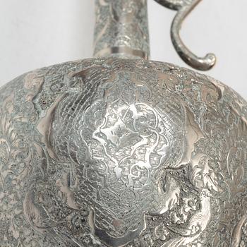Kanna, silver, persisk, 1900-talest första hälft. Totalvikt 266 gam.