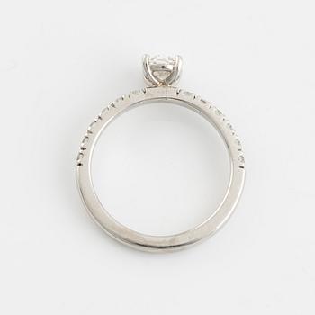 Ring, Patrik af Forselles, med ovalslipad diamant ca 0.57 ct.