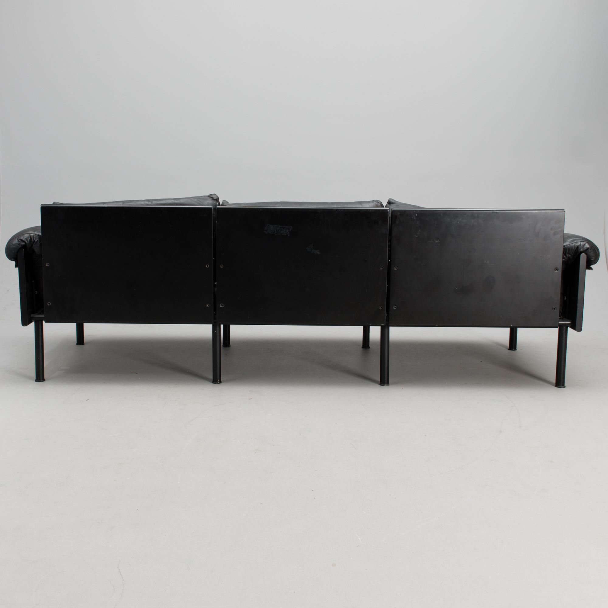 YRJÖ KUKKAPURO, sohva ja nojatuolipari, "Ateljee" 1900-luvun loppu.